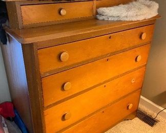 Antique 6-drawer chest, dovetailed.