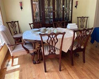 51 Dining Room Table with 8 Chairs and 2 Leaves