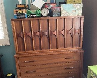 Bricillca bedroom set