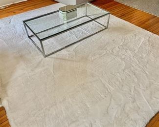 $150 - Plush white area rug - 9' 7"L x 7' 8"W 
