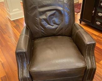 Brown leather recliner "Universal" Excellent condition no rips or tears