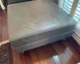 Cantoni Oversize Leather Ottoman