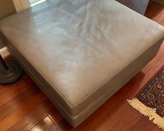 Cantoni Oversize Leather Ottoman