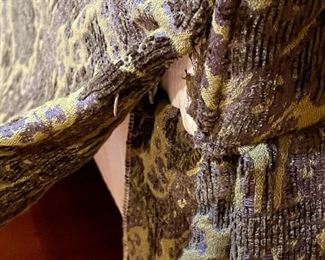 detail - please note that the the staples have come up on the side - easily fixable