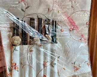 Item 323:  Chopsticks Set with Placemats (NWT):  $14