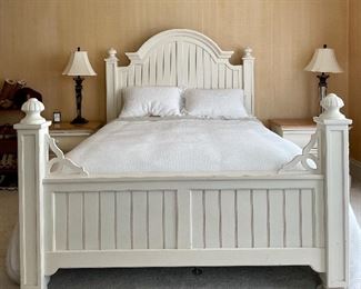 Item 52:  Thomasville Queen Bed:  $595