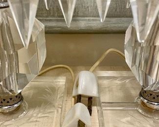 detail - note the short electrical cords