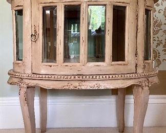 Item 499:  Antique Display Cabinet (this item has some condition issues) - 29"l x 19.5"w x 31.5"h:  $145