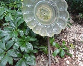Wondered what to do with vintage egg plates? Make an egg plate flower!!