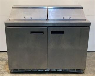 Located in: Chattanooga, TN
MFG Manitrowoc
Model 4448N-12-CB3
Ser# 1404152002405
Power (V-A-W-P) 115V, 60Hz, 1Ph, 7.2A
4ft Refrigerated Prep Station
Size (WDH) 31-1/2"Dx40"H
**Sold As Is Where Is**

SKU: A-3
Powers On