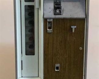 Located in: Chattanooga, TN
MFG Cavalier Corporation
Model CSS-8-64
Ser# 207095
Power (V-A-W-P) 115V - 60Hz - 6.6A - 1Ph
Vintage Coke Machine
Size (WDH) 26"W x 22-3/4"D x 55-1/4"H
**Sold As Is Where Is**

SKU: H-FLOOR
Powers On Does Not Get Cold