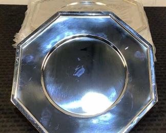 Located in: Chattanooga, TN
Condition "Unused"
MFG Oneida
Stainless Steel Octagonal Chargers
Size (WDH) 12-1/2"
**Sold As Is Where Is**

SKU: L-3-D