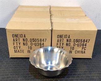 Located in: Chattanooga, TN
Condition "Unused"
MFG Oneida
Small Stainless Steel Bowls
**Sold As Is Where Is**

SKU: L-3-D