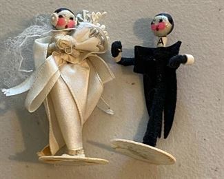 1900's Bride/Groom Pipe Cleaner Cake Toppers!