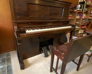 This Andrew Kohler player piano is amazing and restored! 