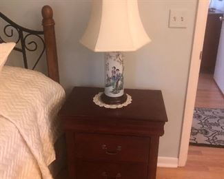 Super clean Mahogany Bedroom Set