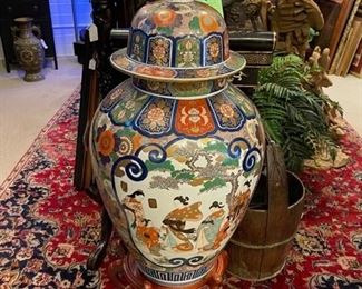 Rare vintage Japanese imari floor vase. 