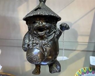 Small antique Chinese bronze statue 