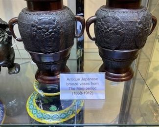 Pair of antique Japanese vases from the Meiji period