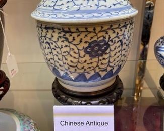 Antique Chinese jar with lid