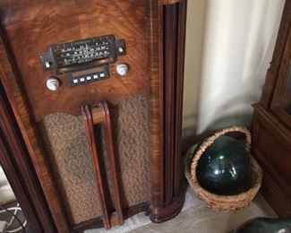 working floor radio-glass float