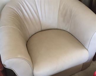 Natuzzi (Italsofa) leather swivel club chair-one of a pair
