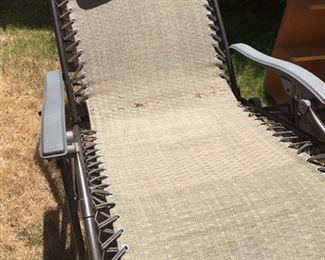 weightless outdoor lounger