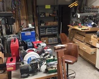 lots of good power tools & hand tools