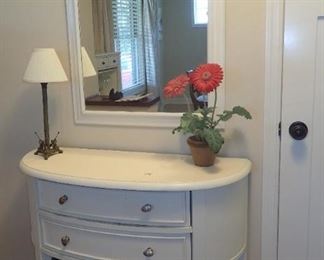 WHITE ENTRY TABLE / WHITE MIRROR