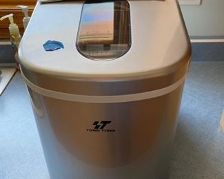 Portable ice Maker