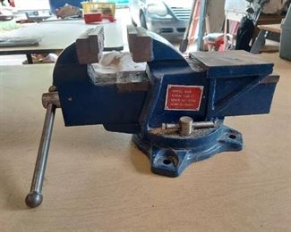 swivel vise