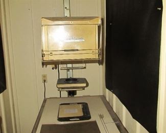 PRESALE ITEM: $150,  Vintage Art-O-Graph Model 1000, Enlarge or reduce art or photographs to trace.