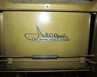 PRESALE ITEM: $150,  Vintage Art-O-Graph Model 1000, Enlarge or reduce art or photographs to trace.