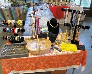 Costume Jewelry - vintage purses