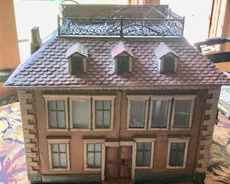 Antique doll house from Australia, 1800?