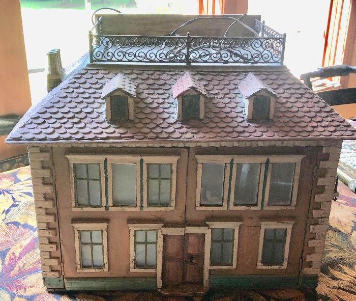 Antique doll house from Australia, 1800?