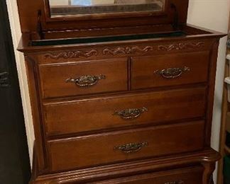Cherry wood chest of drawers with open top