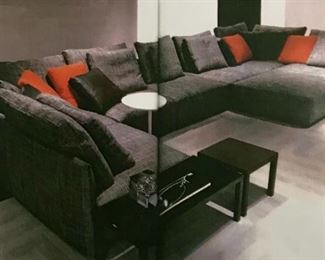 Minotti 
Milano sectional sofa
Slip cover: Mart/02 Cenere
7 sections 
each: 38” w| 41” dia
SOLD
