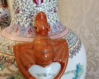 Chinese Vase with Dragon Details