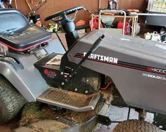 Craftsman Riding Lawnmower