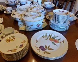 Royal Worcester Evesham China Collection