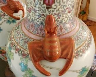 Chinese Vase with Dragon Details