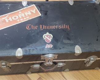 1960s University of Texas at Austin trunk, Hook 'em!