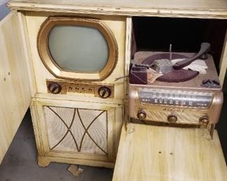 Admiral Turntable and TV Console