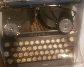 Royal Model 5 Typewriter