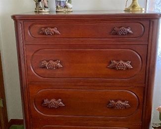 Lillian Russell four piece bedroom set
Chest of Drawers
Furniture can be purchased early. Priced individually