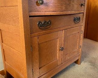 Antique cabinet
Furniture can be purchased early
