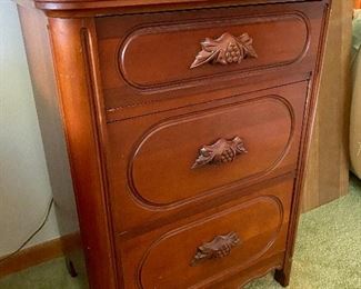 Bedside chest