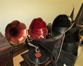 Antique Victrola Phonograph Talking Machine Record Player