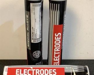 Located in: Chattanooga, TN
MFG Lincoln Electric
Special Alloy Welding Electrodes
Size (WDH) 3.2x350mm
9 Lbs. Per Can
(116) Per Can
(348) Electrodes Total
**Sold As Is Where Is**

SKU: F-1-A